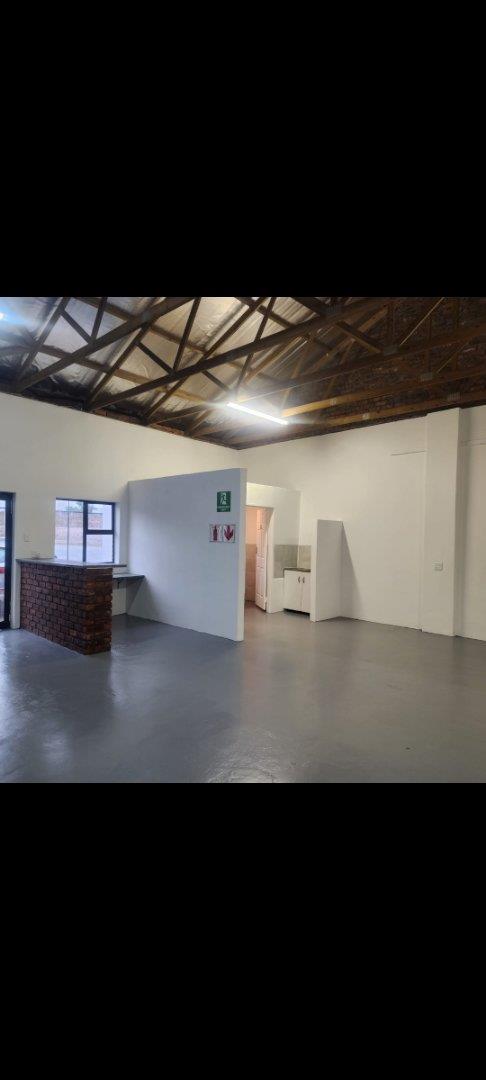 To Let commercial Property for Rent in Overbaakens Eastern Cape